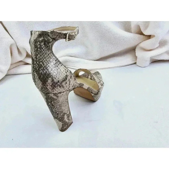 Vince Camuto Size 5.5M Women's Snake Print Adjustable Ankle Strap Open Toe Shoes - Picture 14 of 14